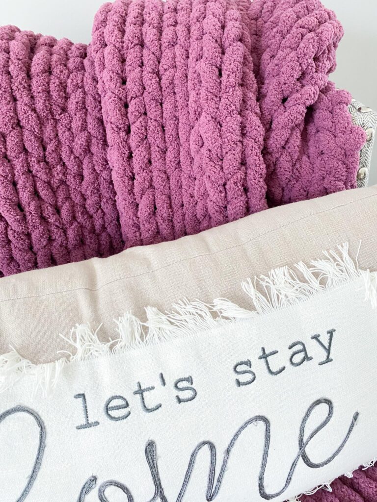 DIY Chunky Knit Blanket