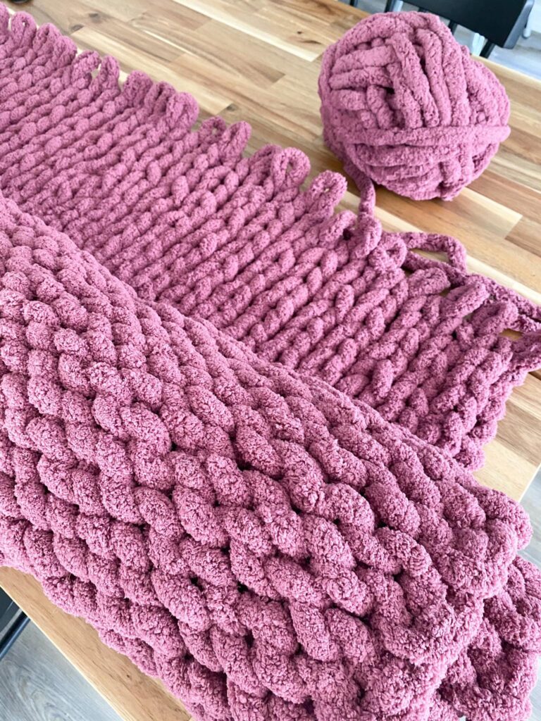 Chunky Blanket Hand Knit-DIY-SUPER EASY TUTORIAL-Blanket Under